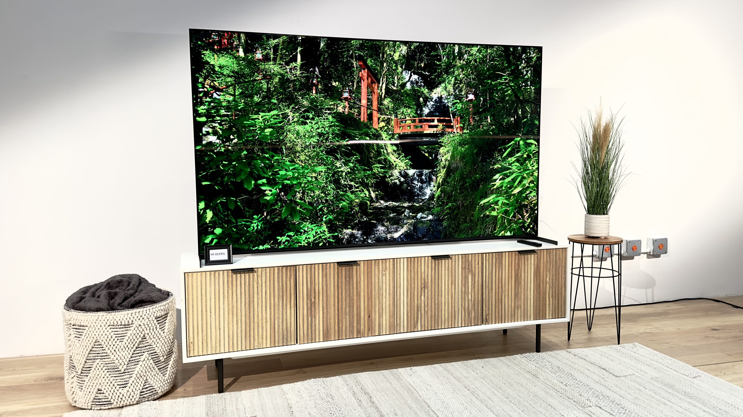 تفاوت بین تلویزیون‌های سونی X95L، X90L، X85L و X80L 